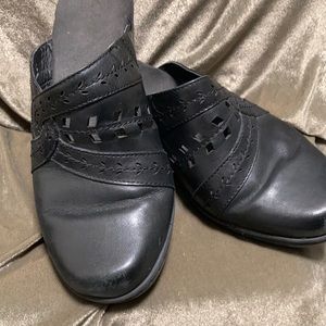 Clarks Bendables 7m slip on clog style